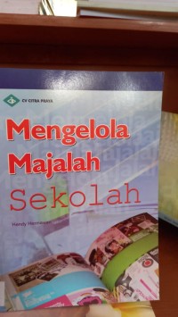 mengelola majalah sekolah